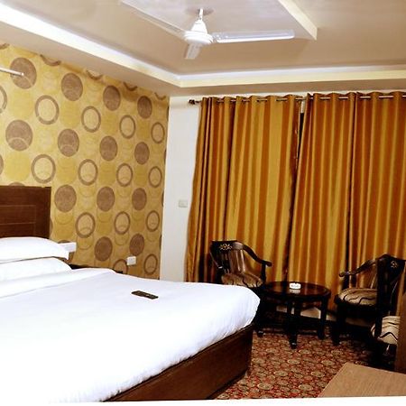 Hotel Trinetar Resorts Batoti Bagian luar foto