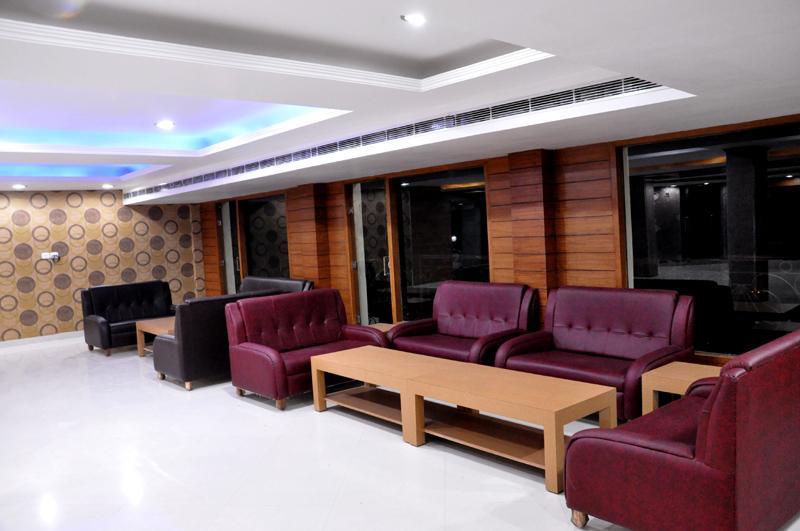 Hotel Trinetar Resorts Batoti Bagian luar foto