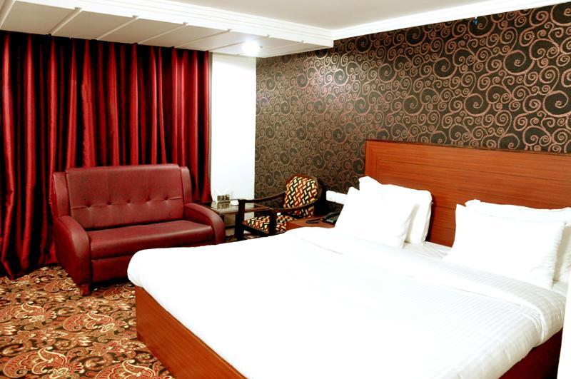 Hotel Trinetar Resorts Batoti Bagian luar foto