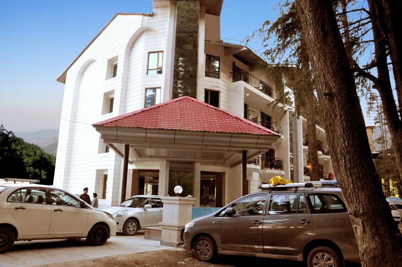 Hotel Trinetar Resorts Batoti Bagian luar foto